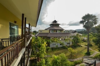 Mountain Creek Wellness Resort,Chiang Mai>>Ban Tamnak,4 star