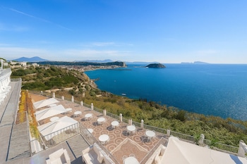Hotiday Pozzuoli,,4 star