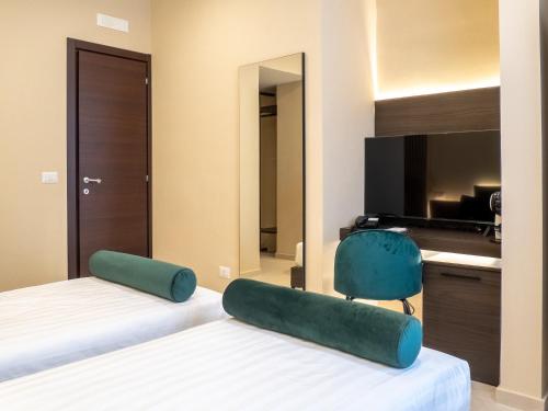 n42 hotel