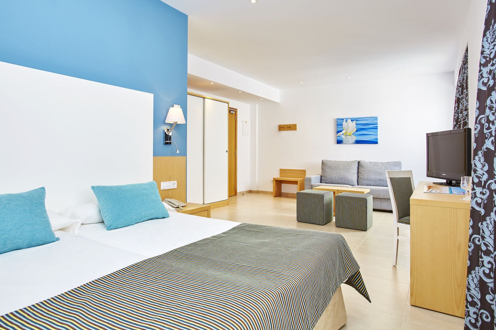 universal hotel marques