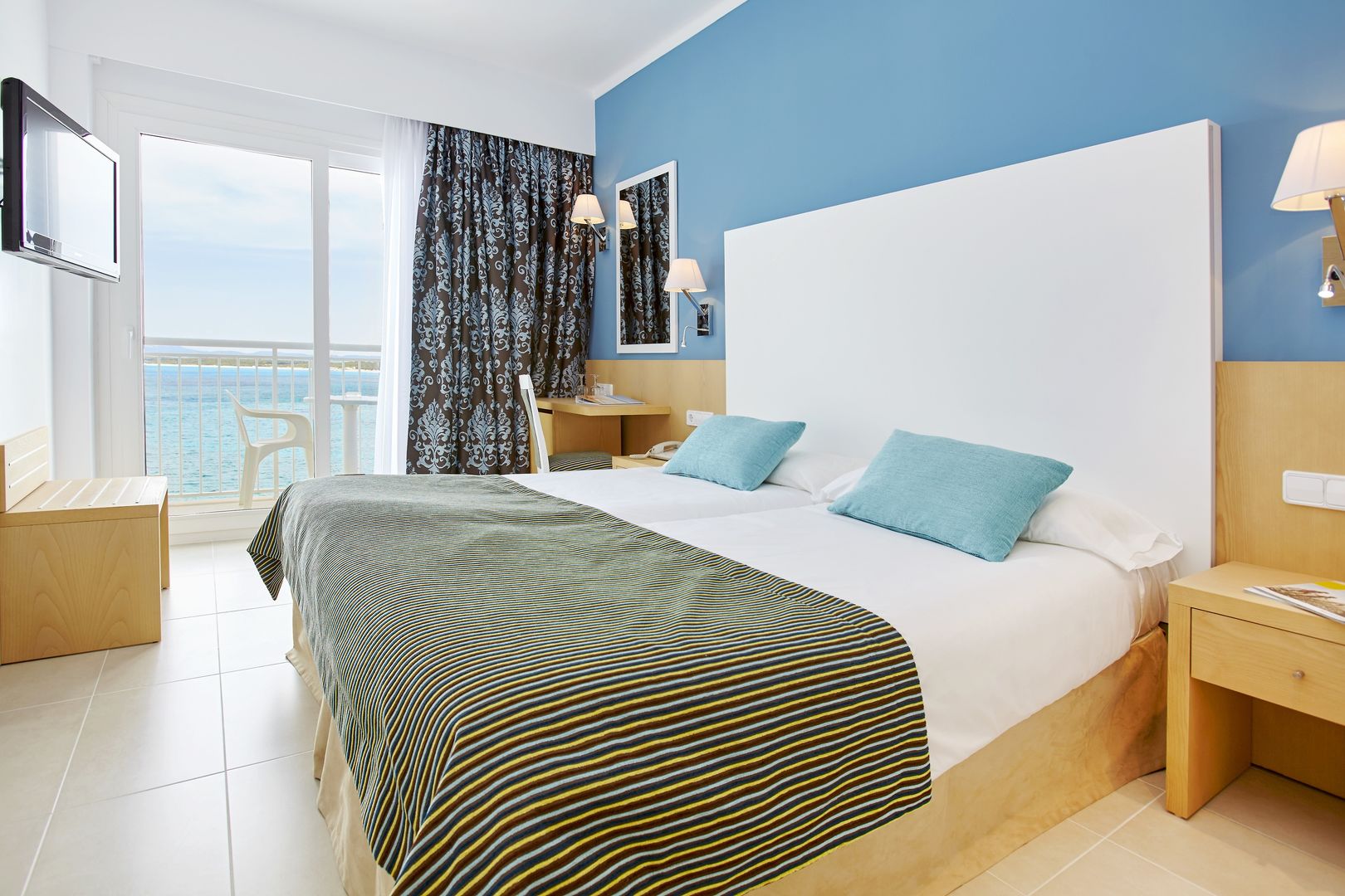 universal hotel marques