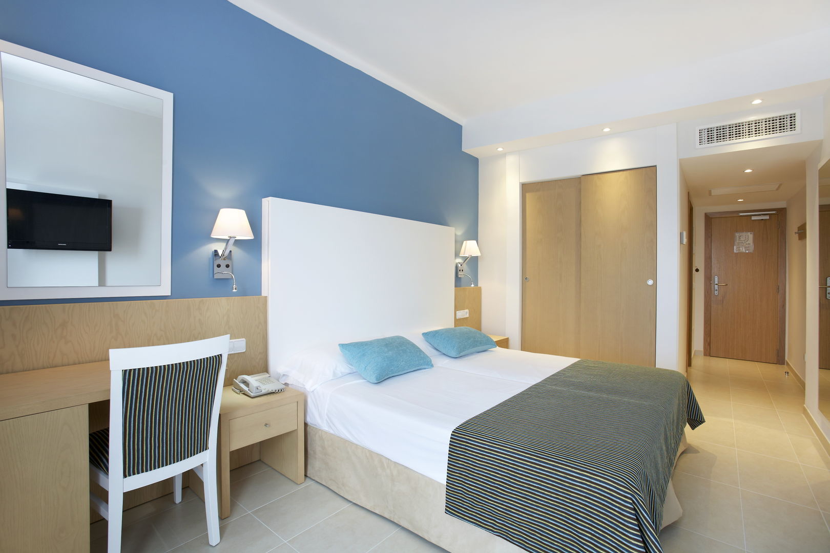 universal hotel marques