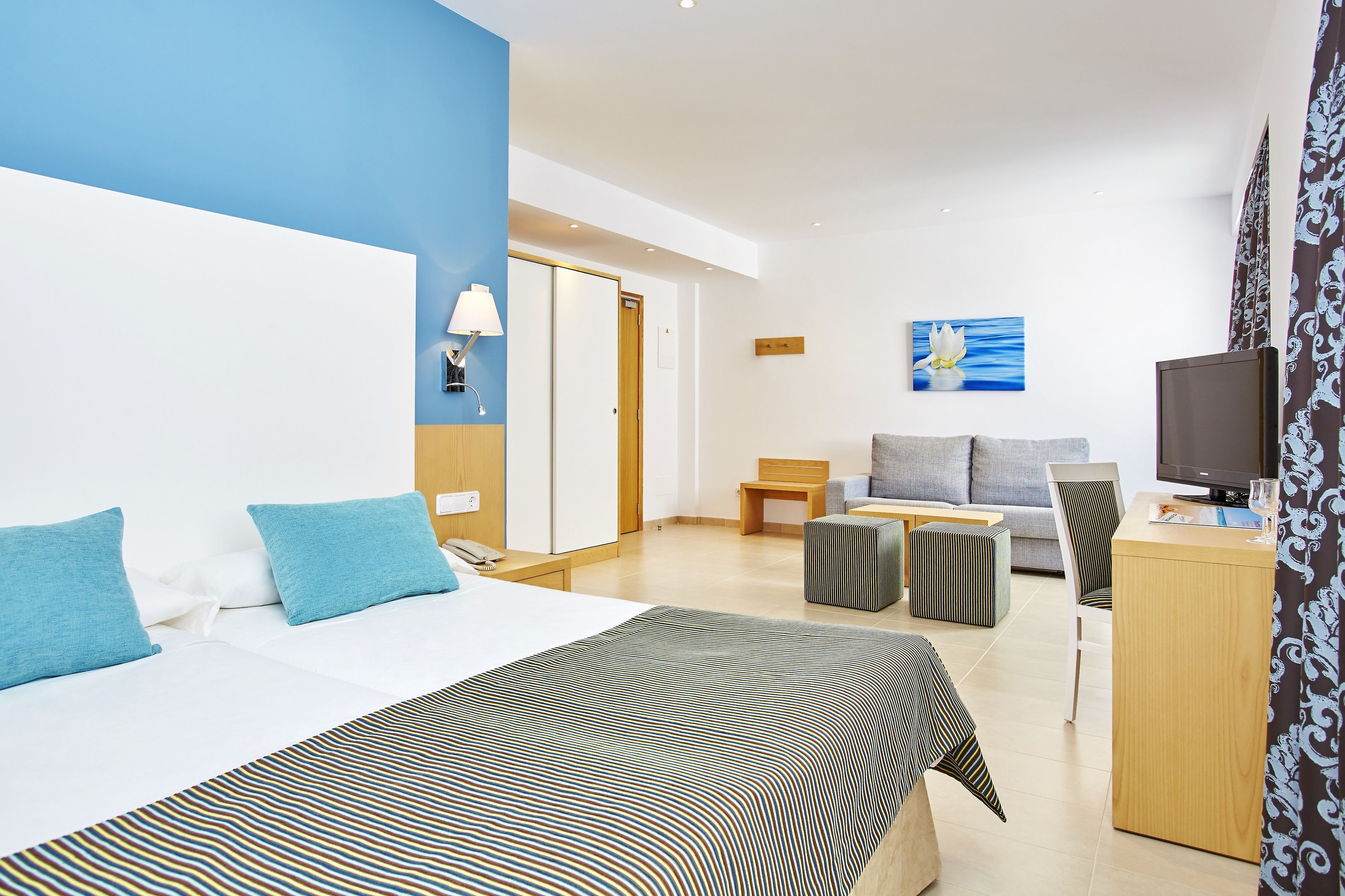 universal hotel marques