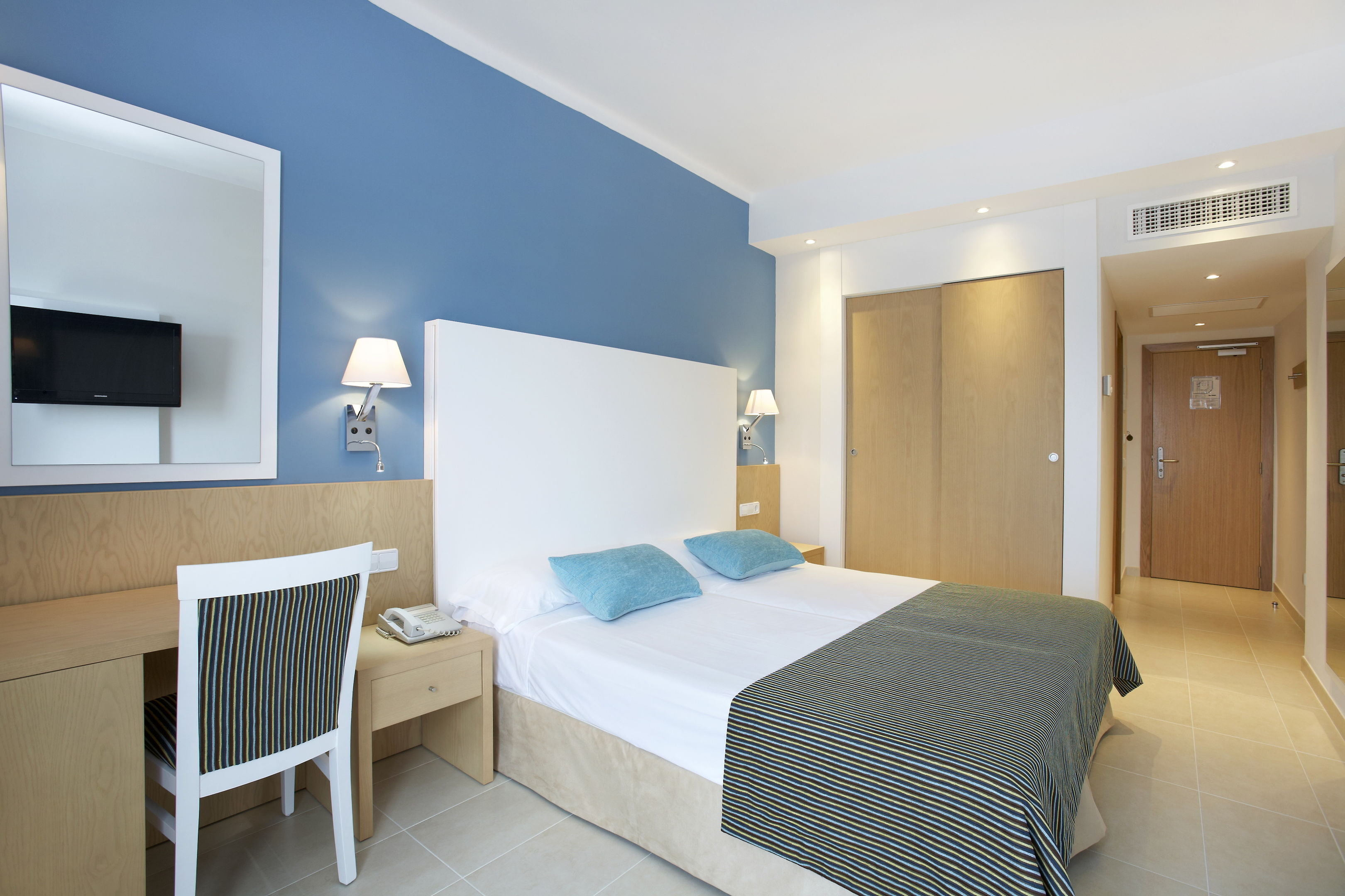 universal hotel marques