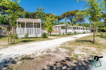 hotiday lodge viareggio