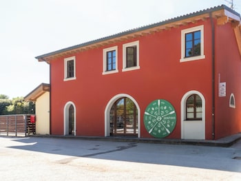 hotiday lodge viareggio