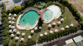 hotiday lodge viareggio