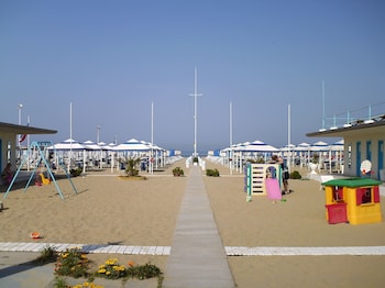 hotiday lodge viareggio