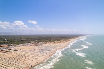 hotiday lodge viareggio