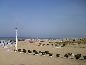 hotiday lodge viareggio