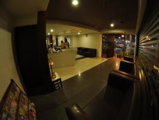 Vijey Hotels - Trichy Central,Solagampatti>>Chennai,2 star