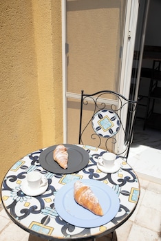 la dolce vita rooms and suites