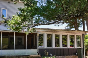 3 Pines Lodge Muskoka,Huntsville>>Baysville,3 star