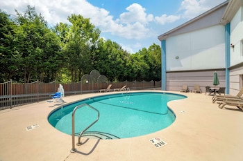 Spark By Hilton Asheville Blue Ridge Parkway,,3 star