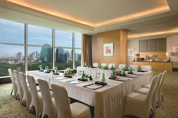 the ritz carlton jakarta pacific place