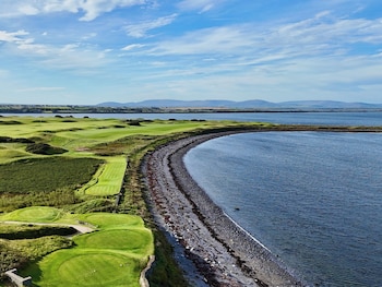 The Hawthorn By Galway Bay,,5 star