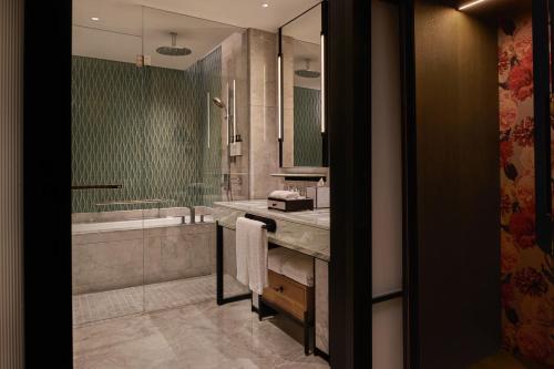 andaz shanghai itc