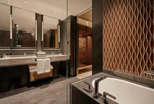 andaz shanghai itc