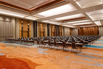harris hotel and convention serpong