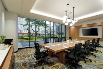 harris hotel and convention serpong
