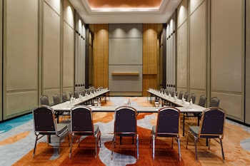 harris hotel and convention serpong
