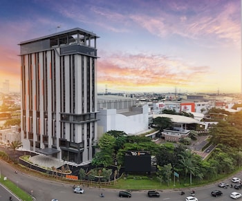 Harris Hotel & Convention Serpong,,4 star