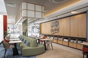 Hampton By Hilton Paris Saint Ouen,,4 star