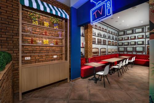 mamaison vibe hotel downtown budapest