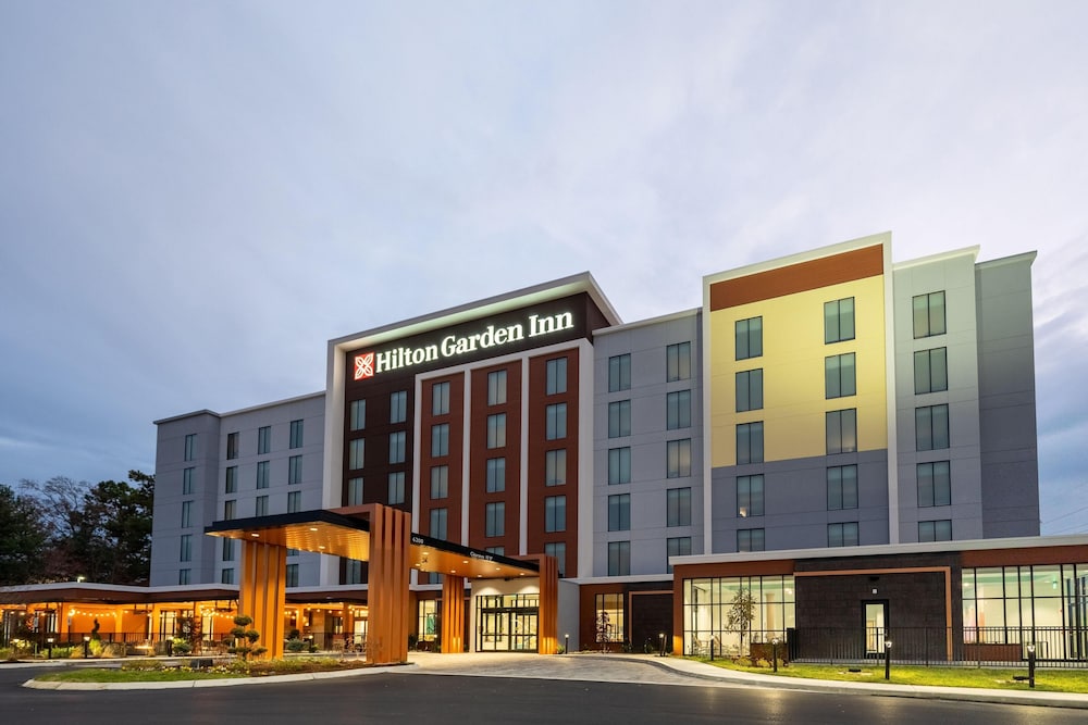 Hilton Garden Inn Kansas City Riverside,,3 star