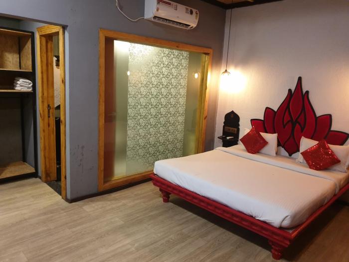 hotel mittal paradise