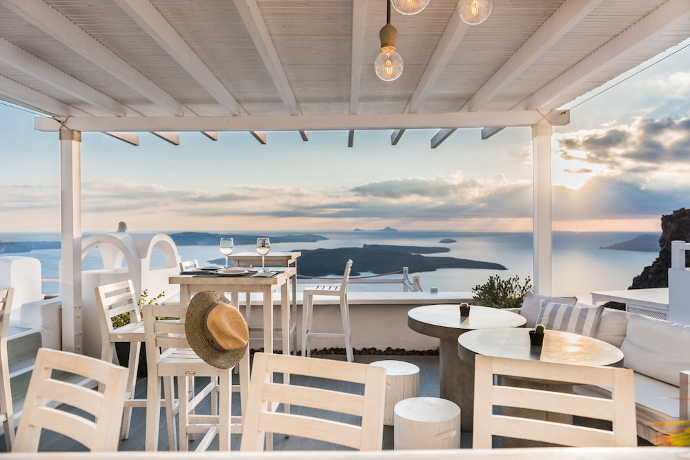 on the rocks santorini adults only