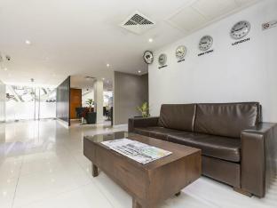 24 inn at bts phrom phong