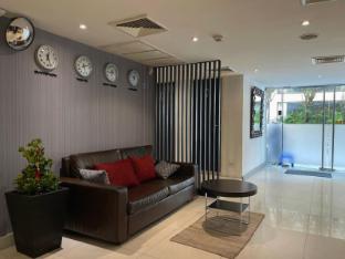24 inn at bts phrom phong
