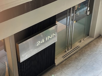 24 inn at bts phrom phong