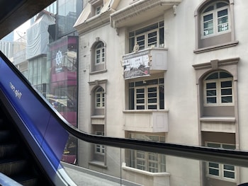 24 inn at bts phrom phong