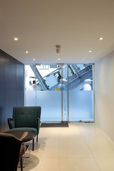 24 inn at bts phrom phong