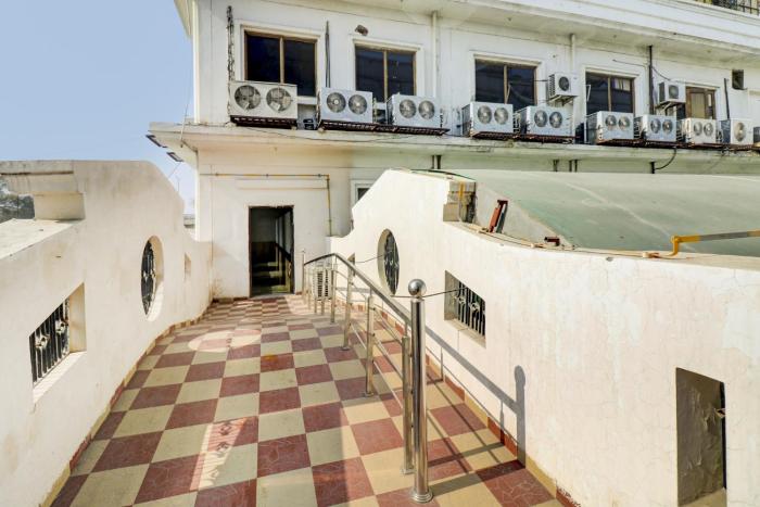hotel o mukut mahal