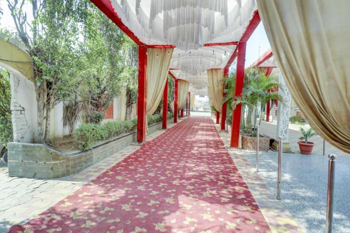 hotel o mukut mahal