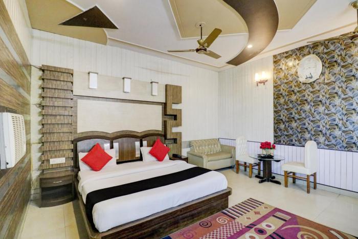 hotel o mukut mahal