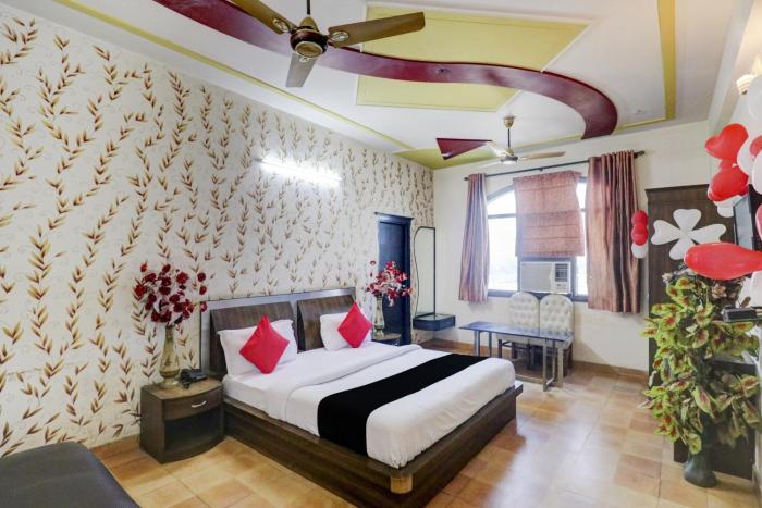 hotel o mukut mahal