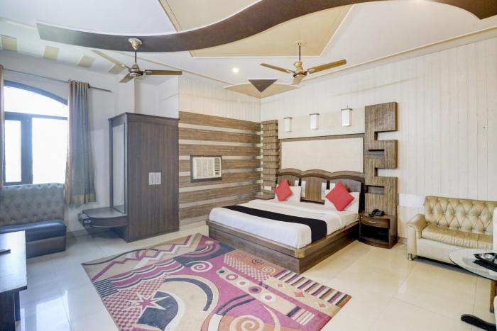hotel o mukut mahal