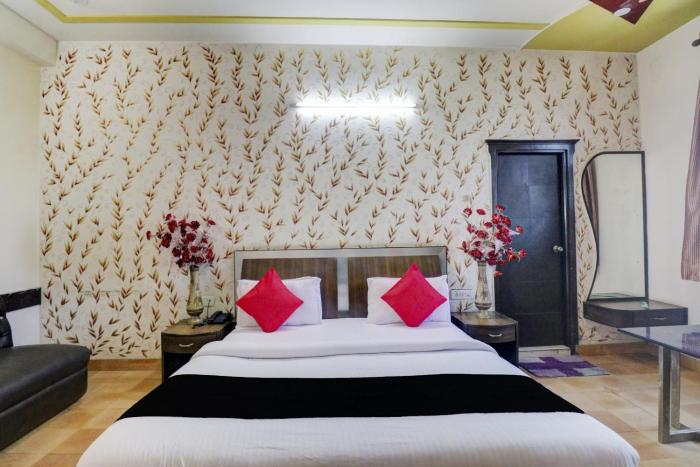 hotel o mukut mahal