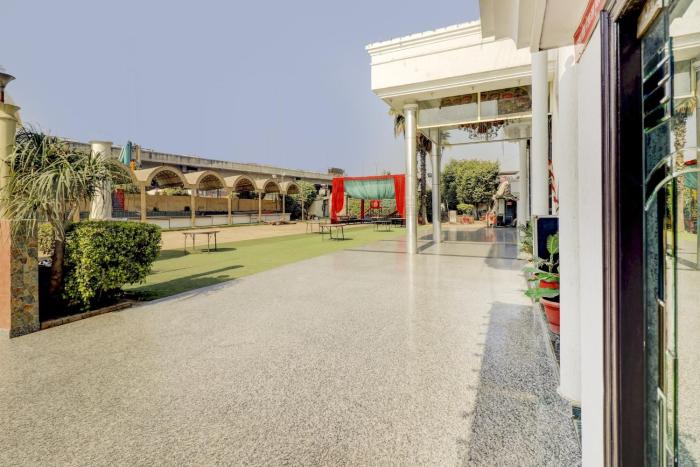 hotel o mukut mahal