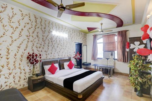 hotel o mukut mahal