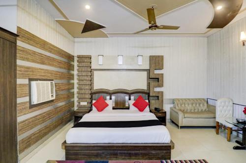 hotel o mukut mahal