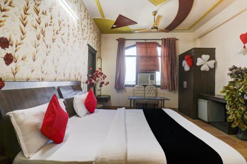 hotel o mukut mahal
