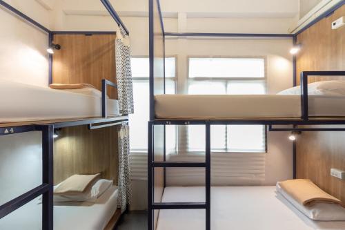 arawana hostel silom