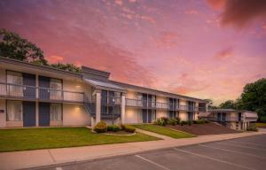 clarion pointe morrow atlanta south