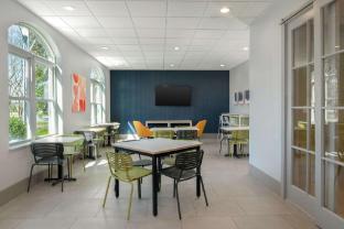 spark by hilton summerville