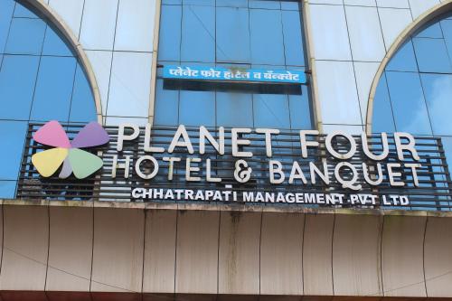 hotel planet four